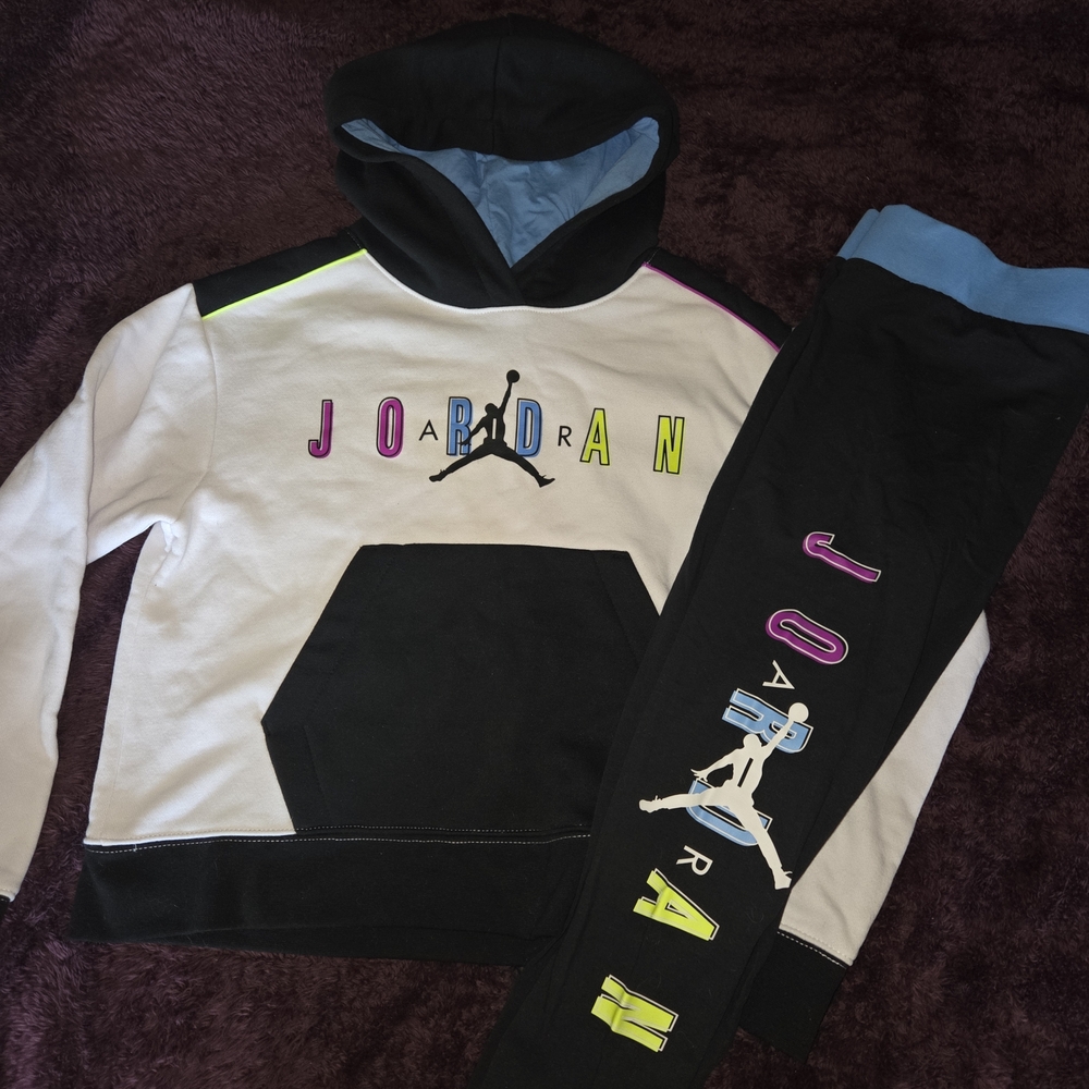 NWT Girls Jordan Black and White Hoodie and Joggers Set